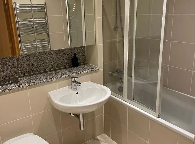 Close To Convention Centre *